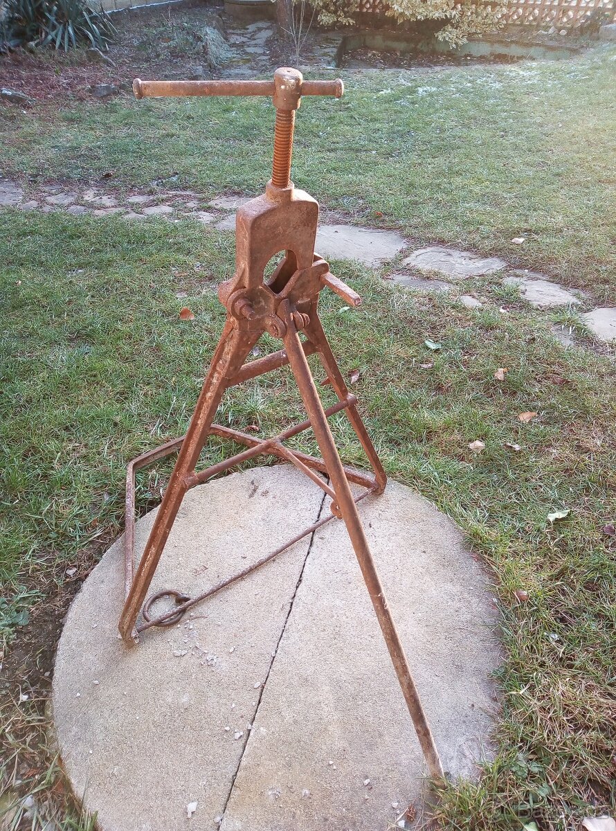 instalatérský svěrák - 2