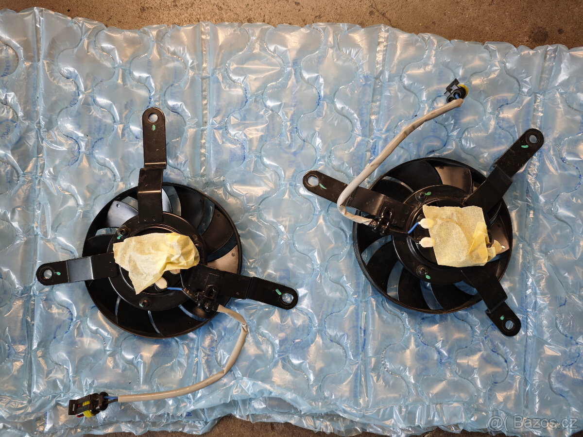 Ducati Multistrada V2 S 55040401A, 55040411A větráky - 2