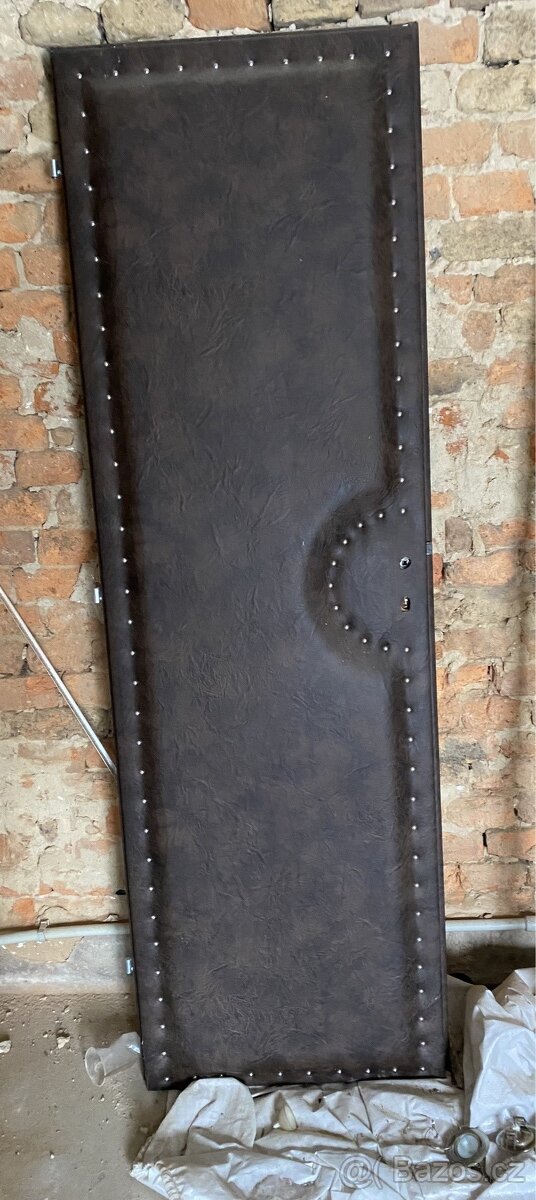 Prodám vnitřní čalouněné dveře 60 - 2