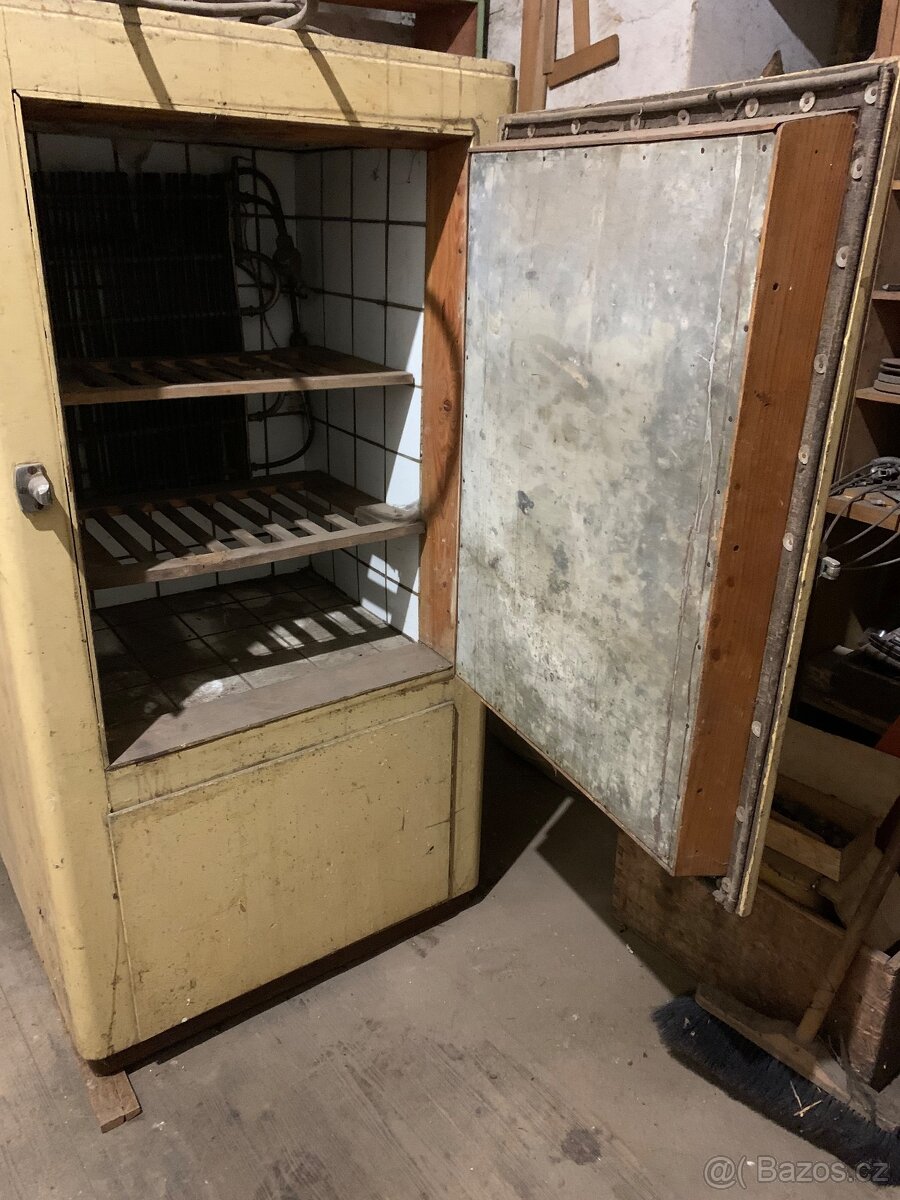 Historická lednička 1930–1950 - 2