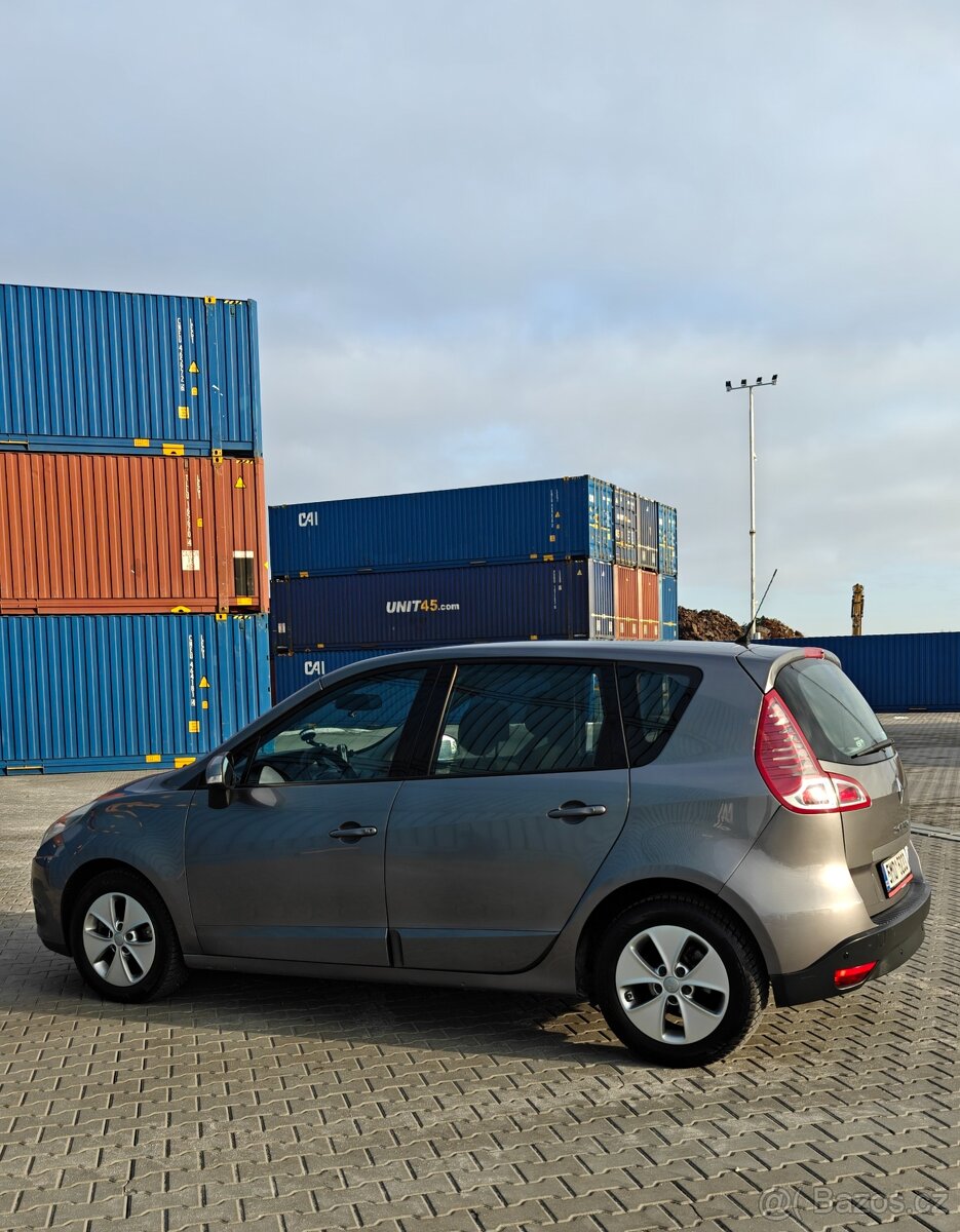 Renault Megane Scénic DCi - 2