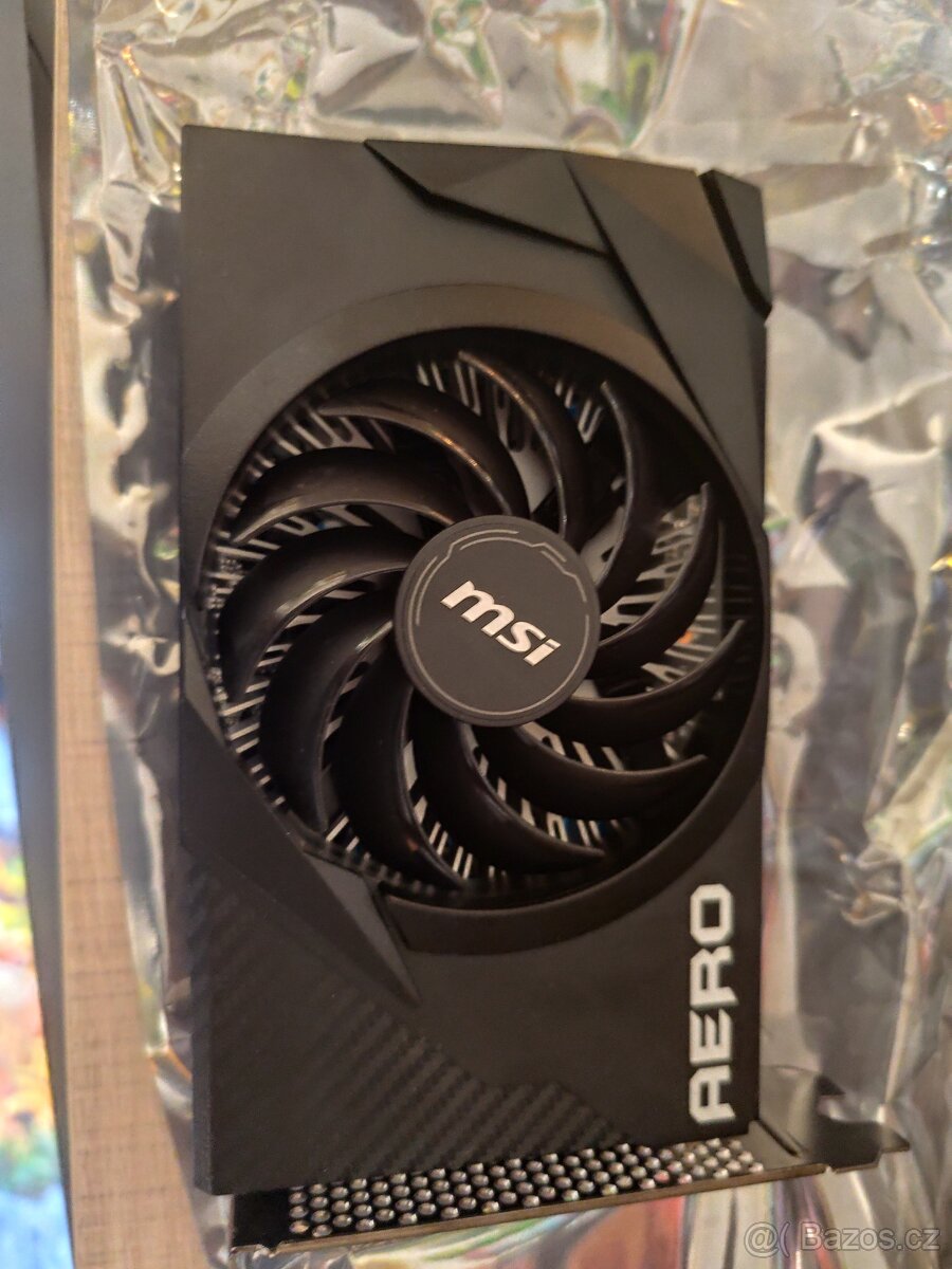 Grafická karta Radeon RX 6400 - 2