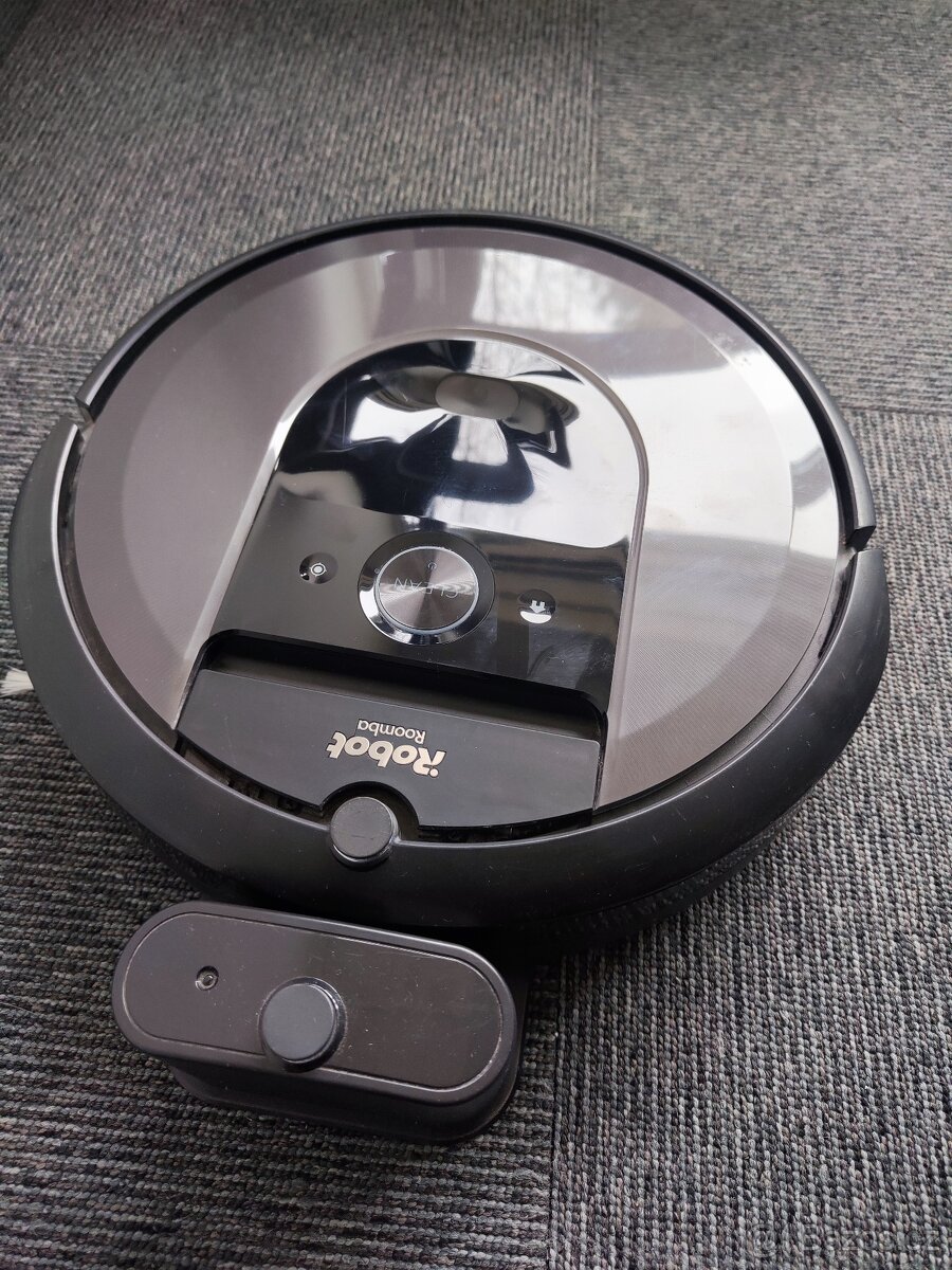Robotický vysavač iRobot Roomba i7 - 2