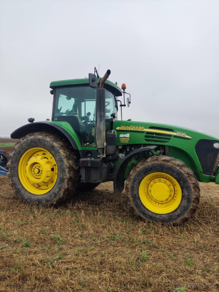 Traktor JD 7820 - 2