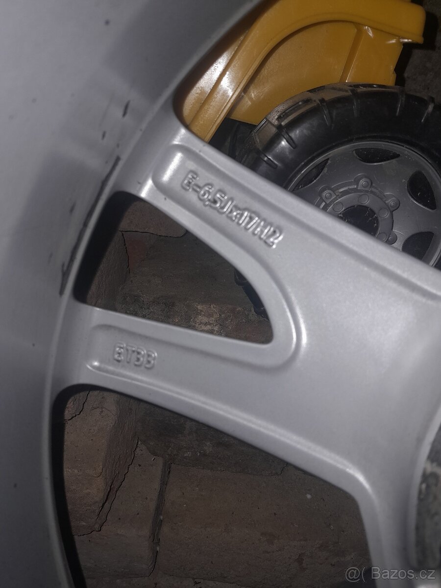 Audi 225/45-17 - 2