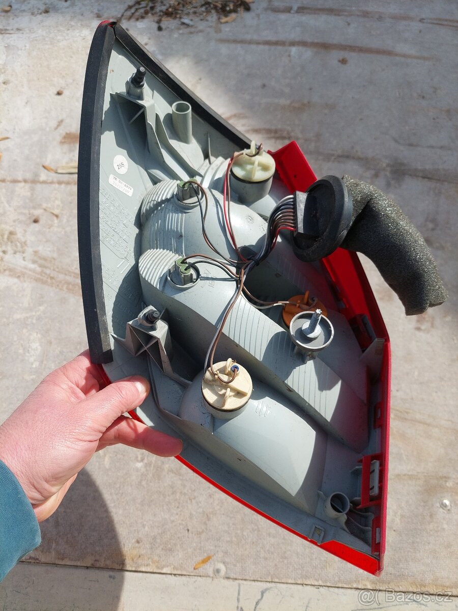 Skoda Fabia 2 -Zadni svetla L+P - 2