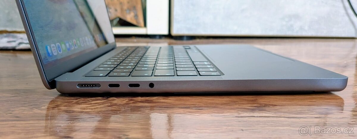 Macbook Pro M3 14 A2918 1TB 8GB šedivý. - 2