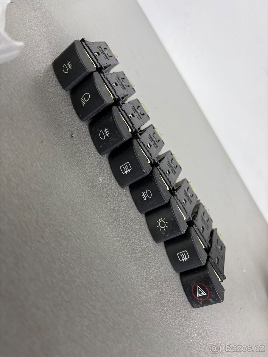 Škoda Felicia – spínače, čidla a drobné díly - 2