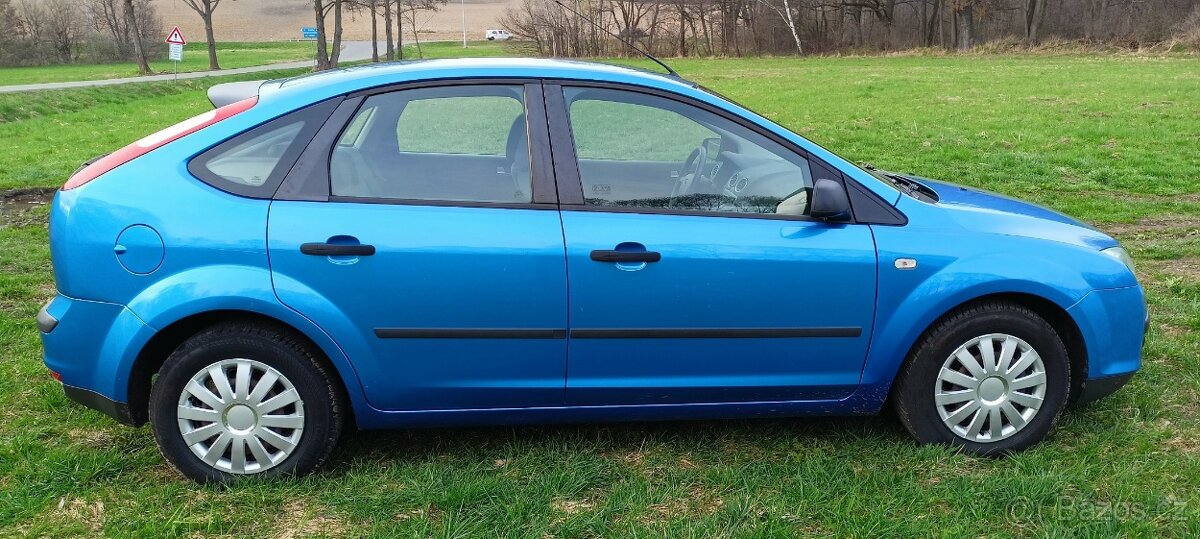 FORD Focus 1.6 74kW rok 2005 - 2