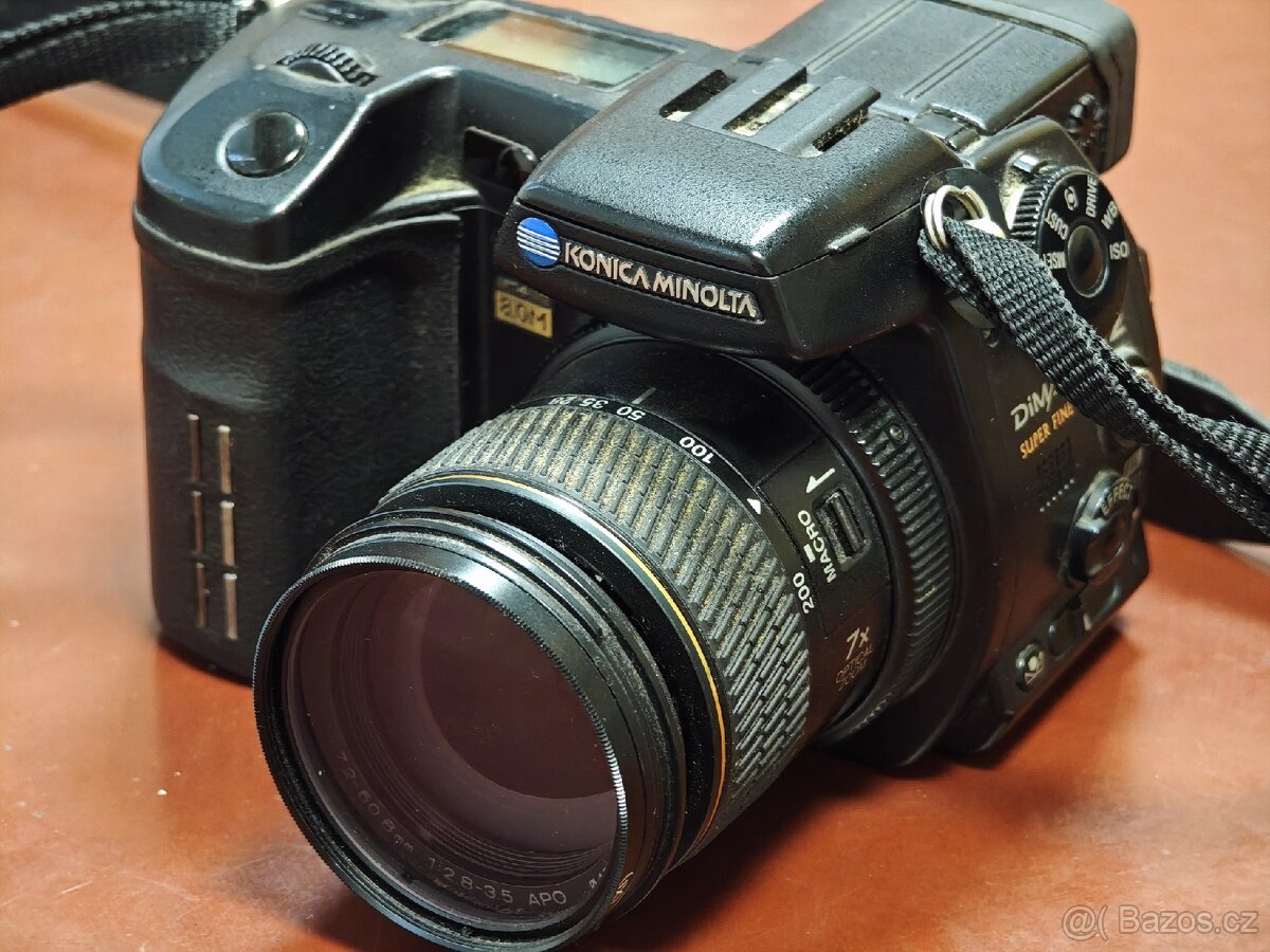 Konica Minolta Dimage A2 - 2