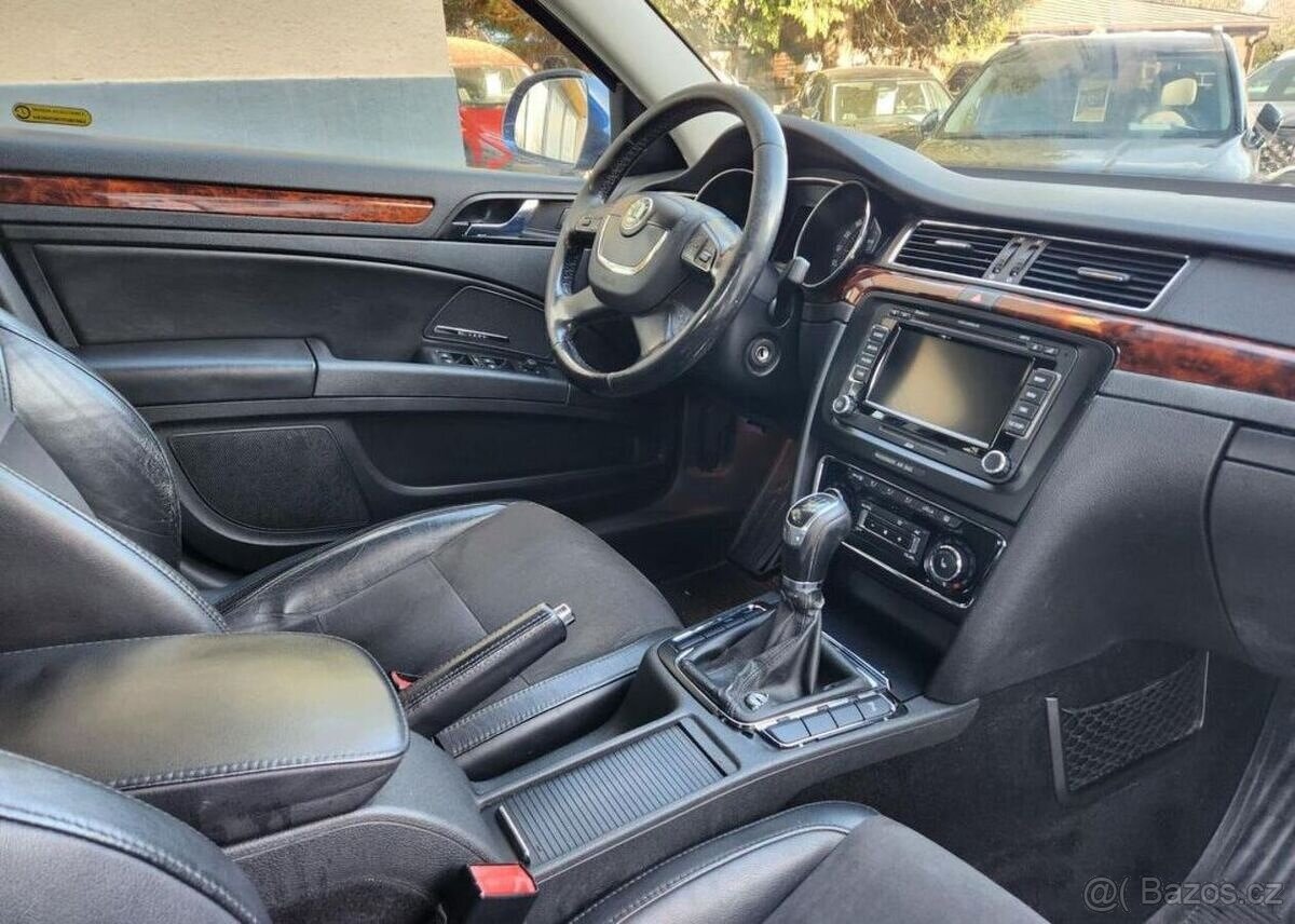 Škoda Superb 2.0-PRAV.SERVIS-TOP VÝBAVA - 2