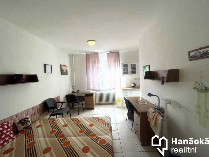 Pronájem cihlového bytu 1+kk v Olomouci, Dobnerova... - 2