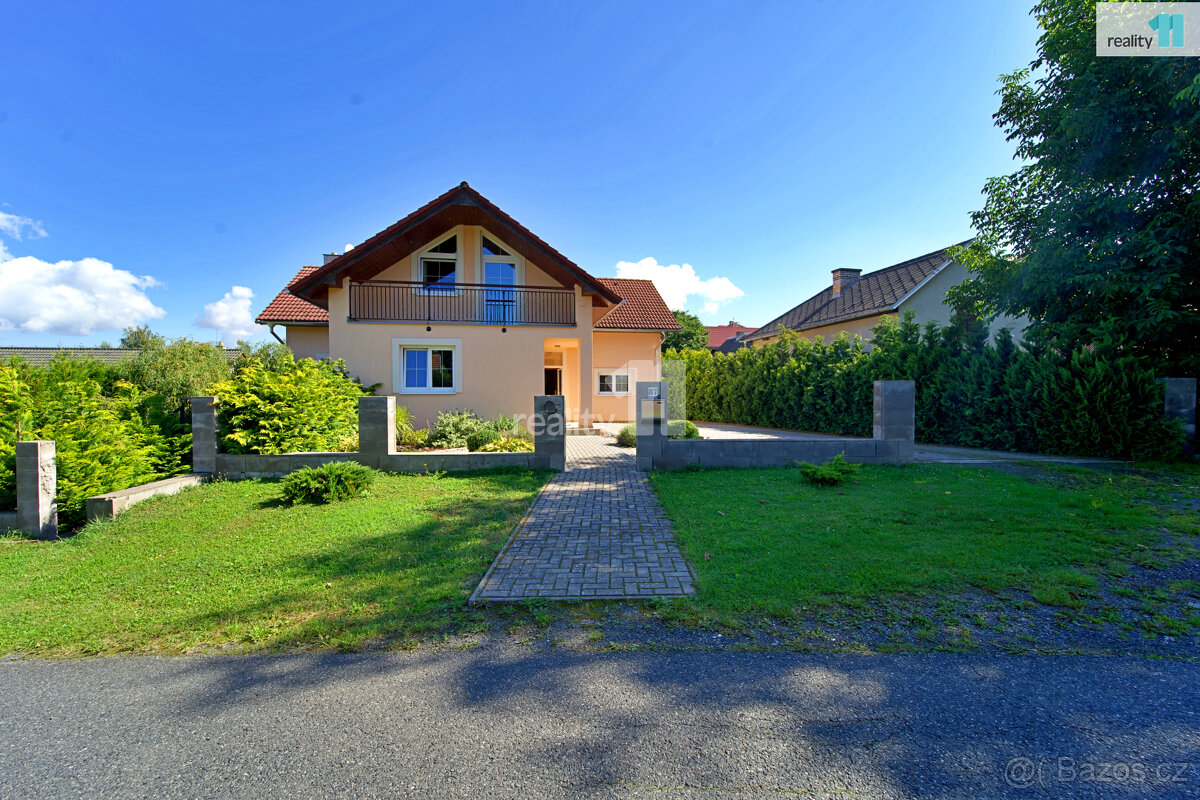 Prodej rodinného domu 192m2, s pozemkem 985m2, Kamenná Lhota - 2