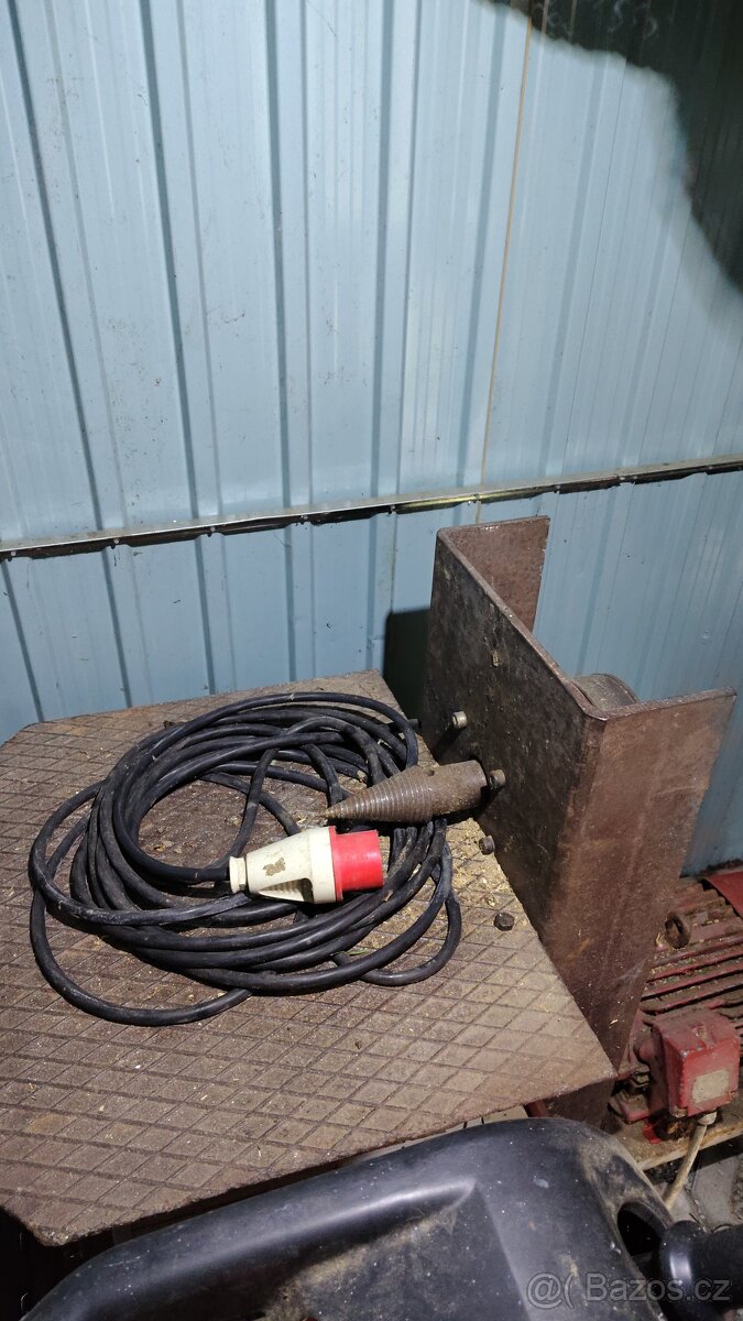 Štípačka na dřevo - 2