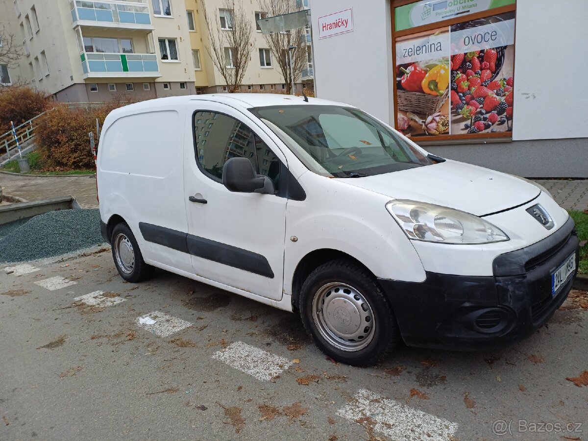 Prodávám auto peugeot - 2