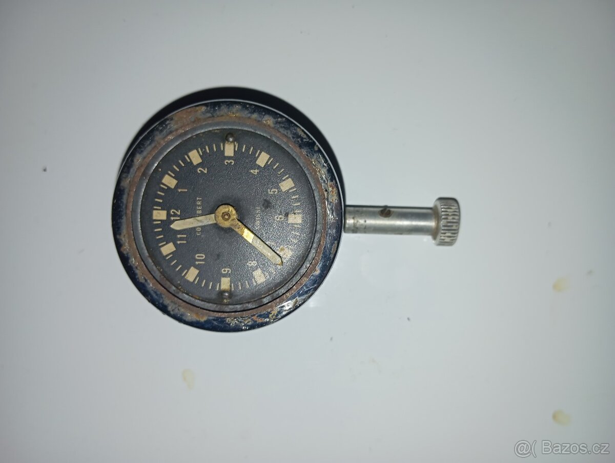 Prodám 8 denní auto hodiny Corterbert Swiss Made - 2