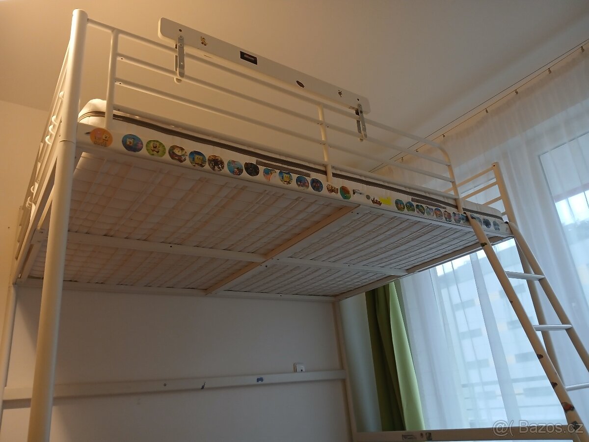 Kovová vyvýšená postel včetně matrace a zábrany 140×200 - 2