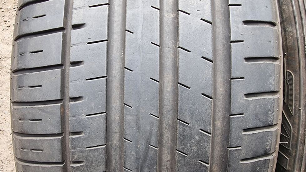 Letní pneu 245/45/17 Falken - 2