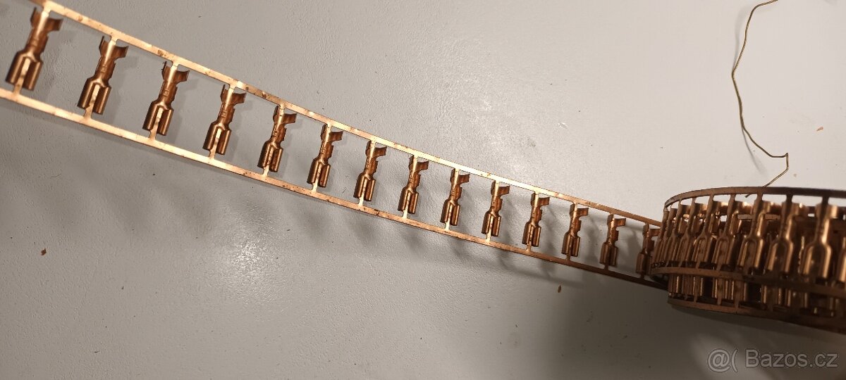 Jawa konektory prodám - 2