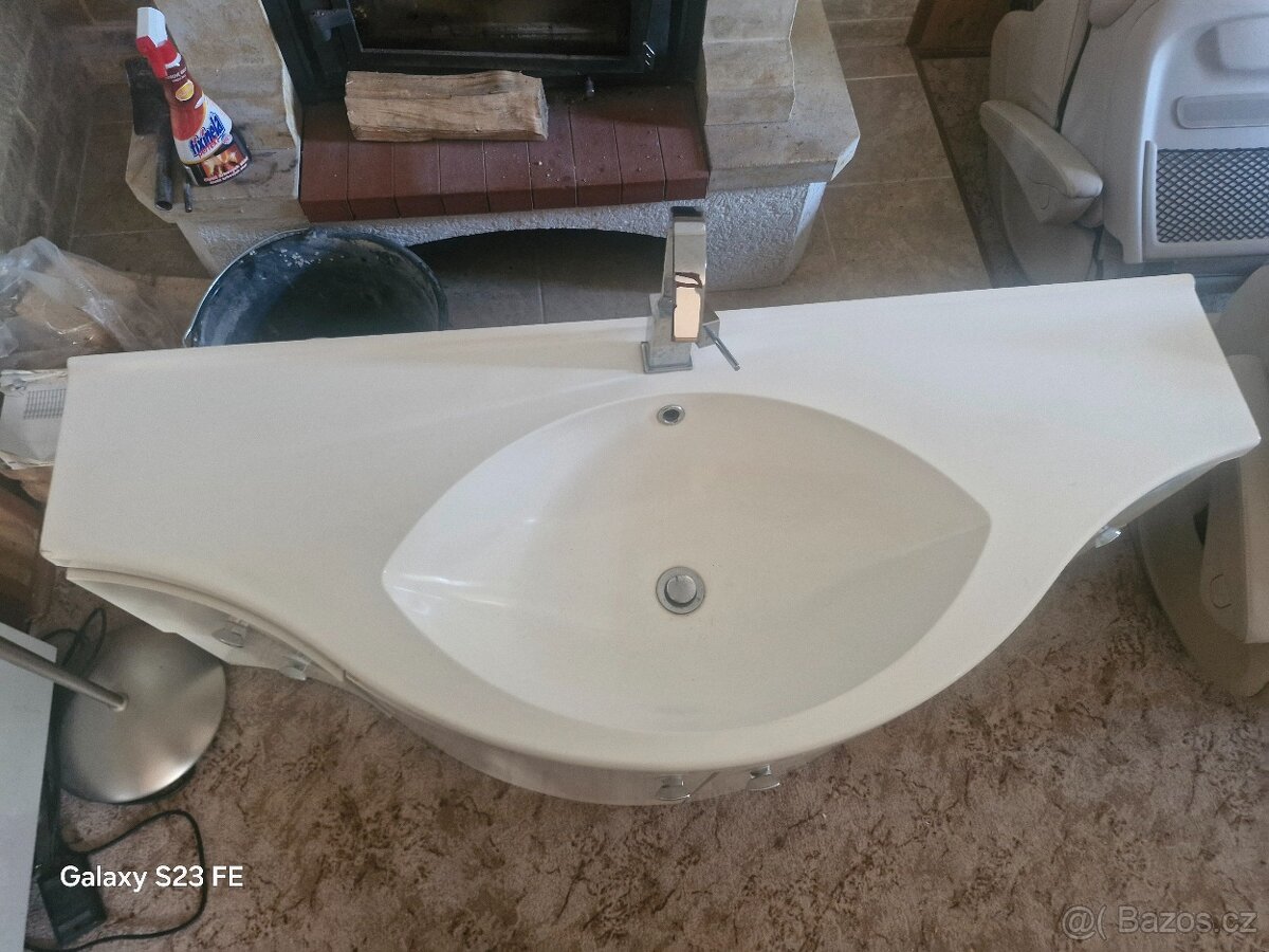 Umyvadlo se skřínkou - 2