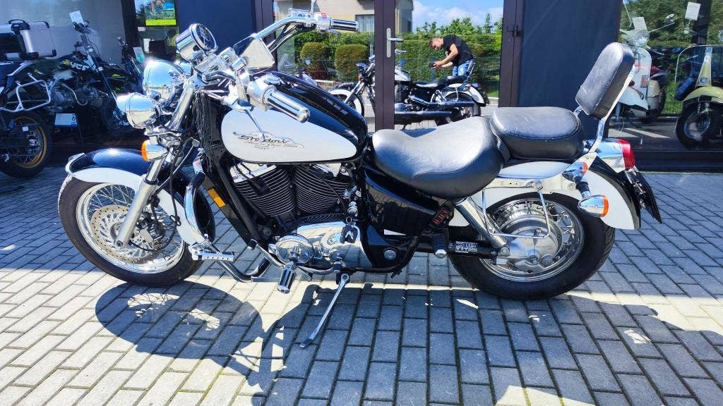 Honda VT 1100 C2 Shadow - 2