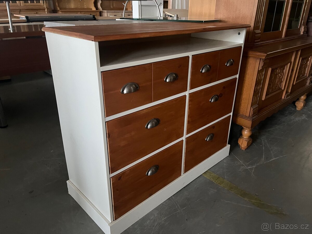 Komoda - 2