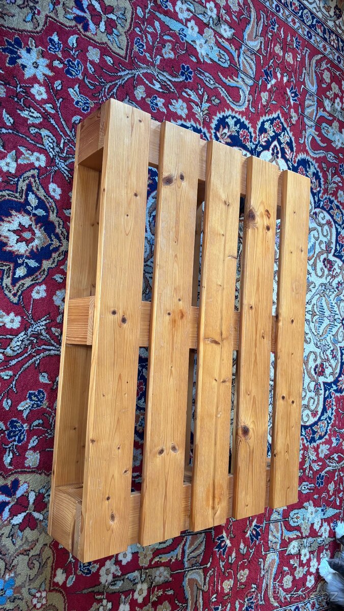 Konferenční stolek z palet - 2