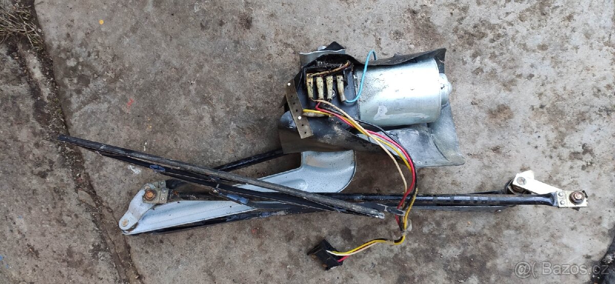 Kompletní motorek s tahy a stěrači - 2