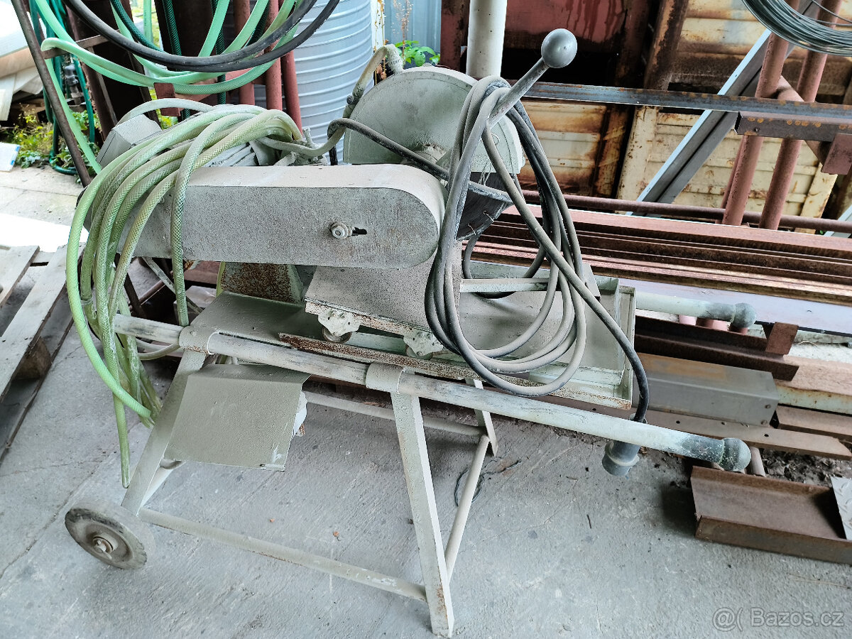 Elektrická řezačka na betonové dlažby - 2