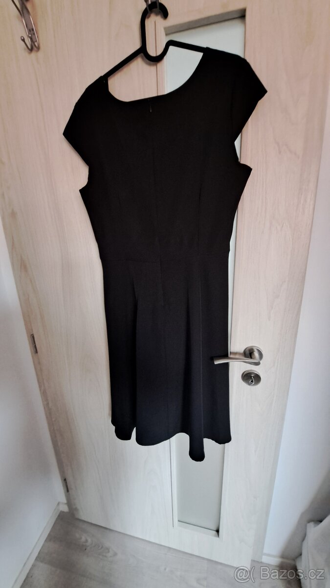 Krátké dámské šaty - 2