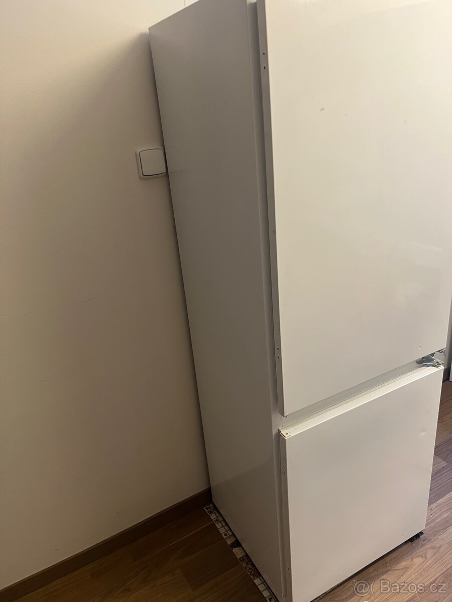Vestavěná lednice - 2