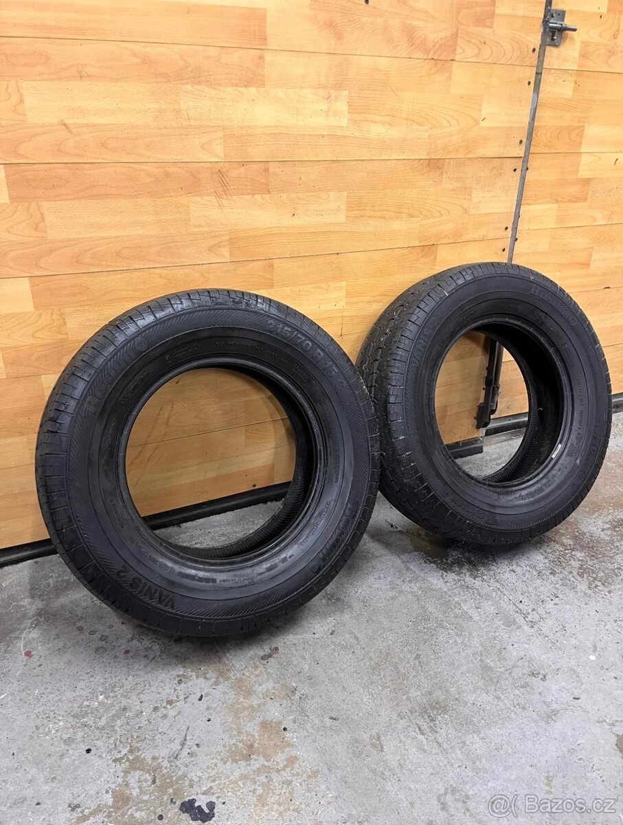 Letní pneu 215/70/15C - 2