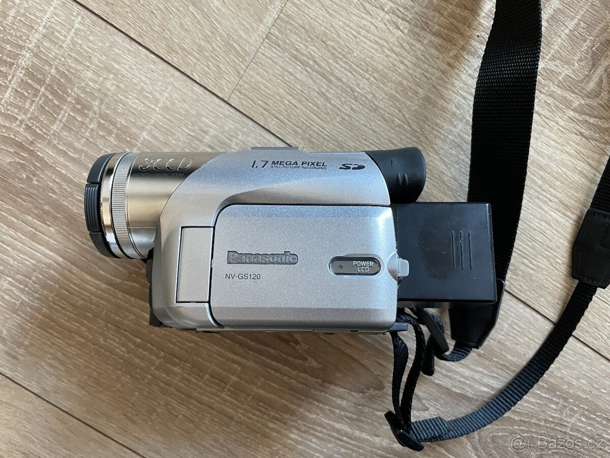 3CCD MiniDV kamera Panasonic NV-GS120 - 2