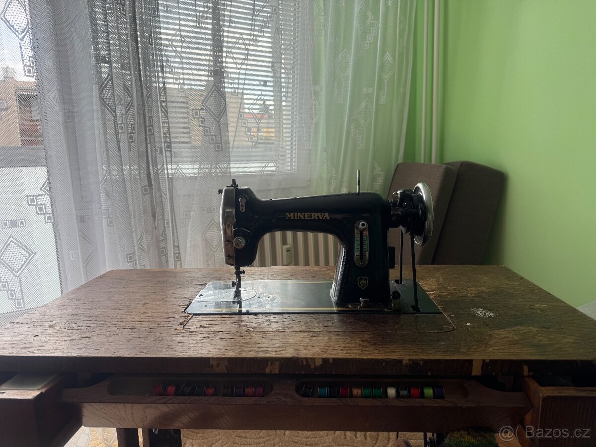 Šlapací šicí stroj - 2