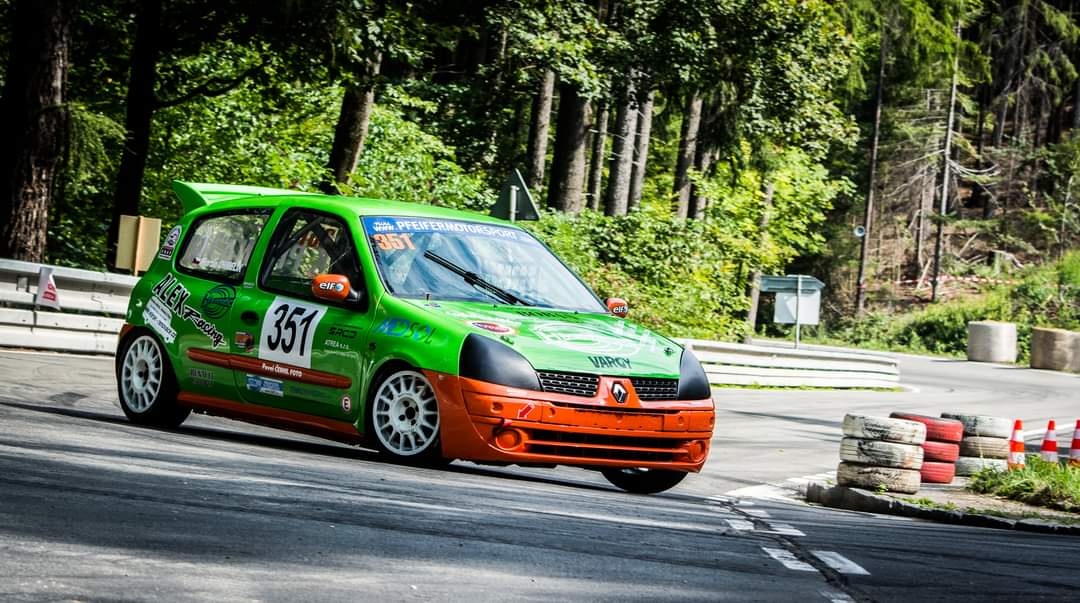 Závodni Renault Clio 2.0 16v - 2