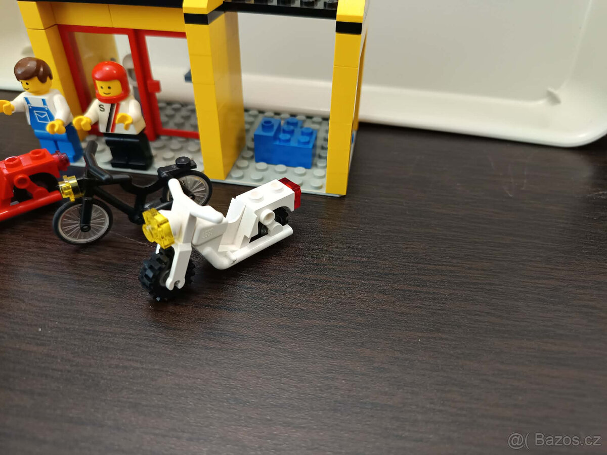 LEGO Town 6699 Cycle Fix-It Shop - 2