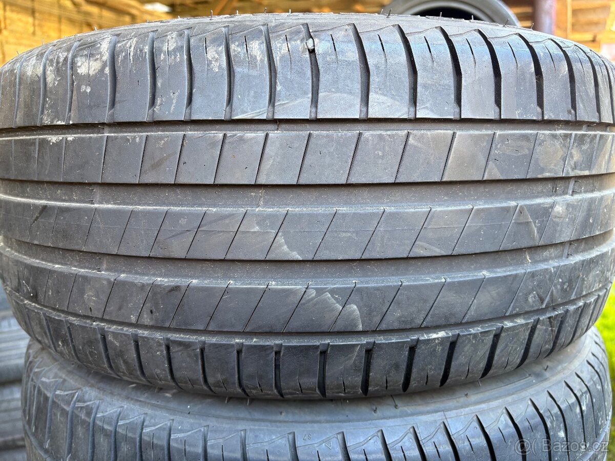 Letní pneu 225/40/18 - 2