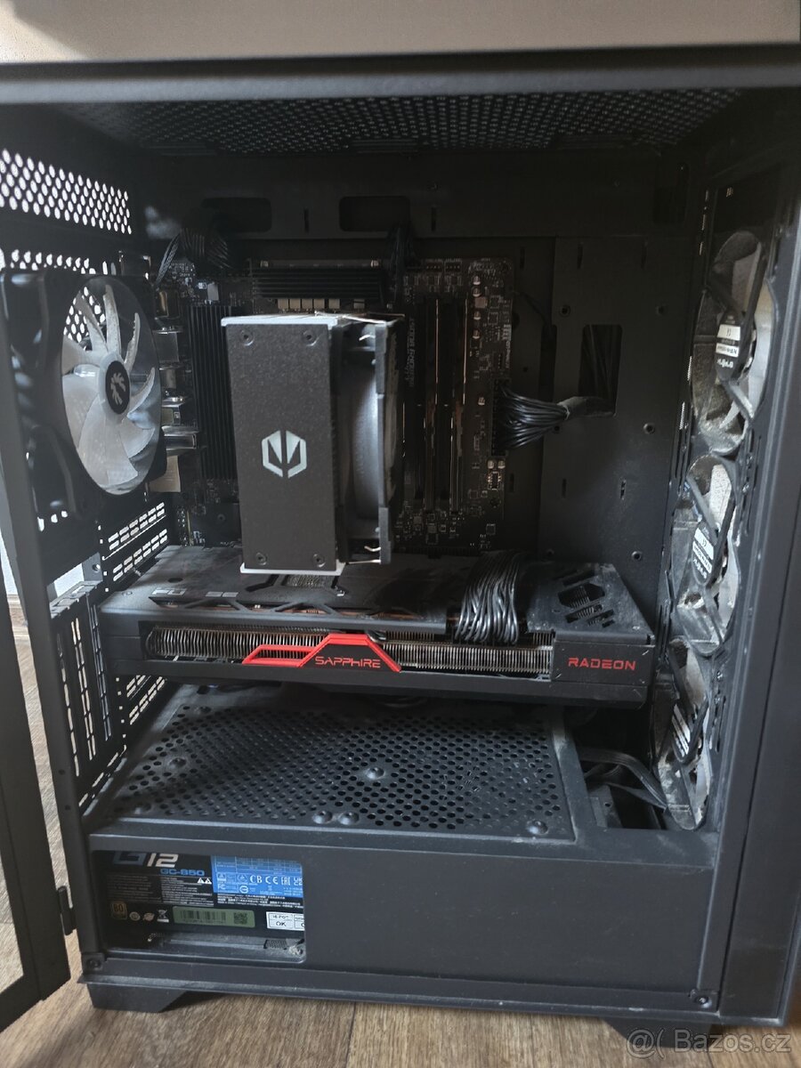 Herní PC RX 7900 GRE + 32" LG + příslušenství - 2