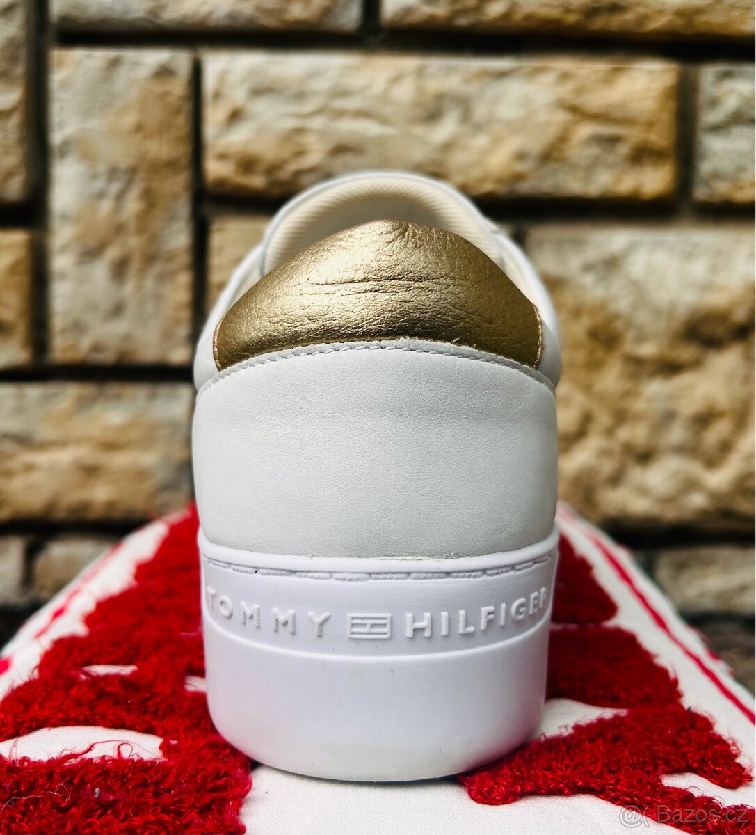 Tommy Hilfiger Elevated Essential Court Sneaker. - 2
