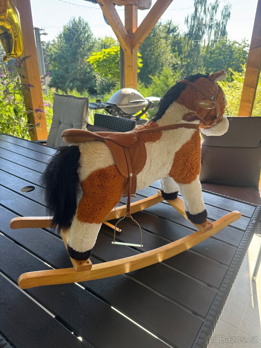 Houpací kůň - 2