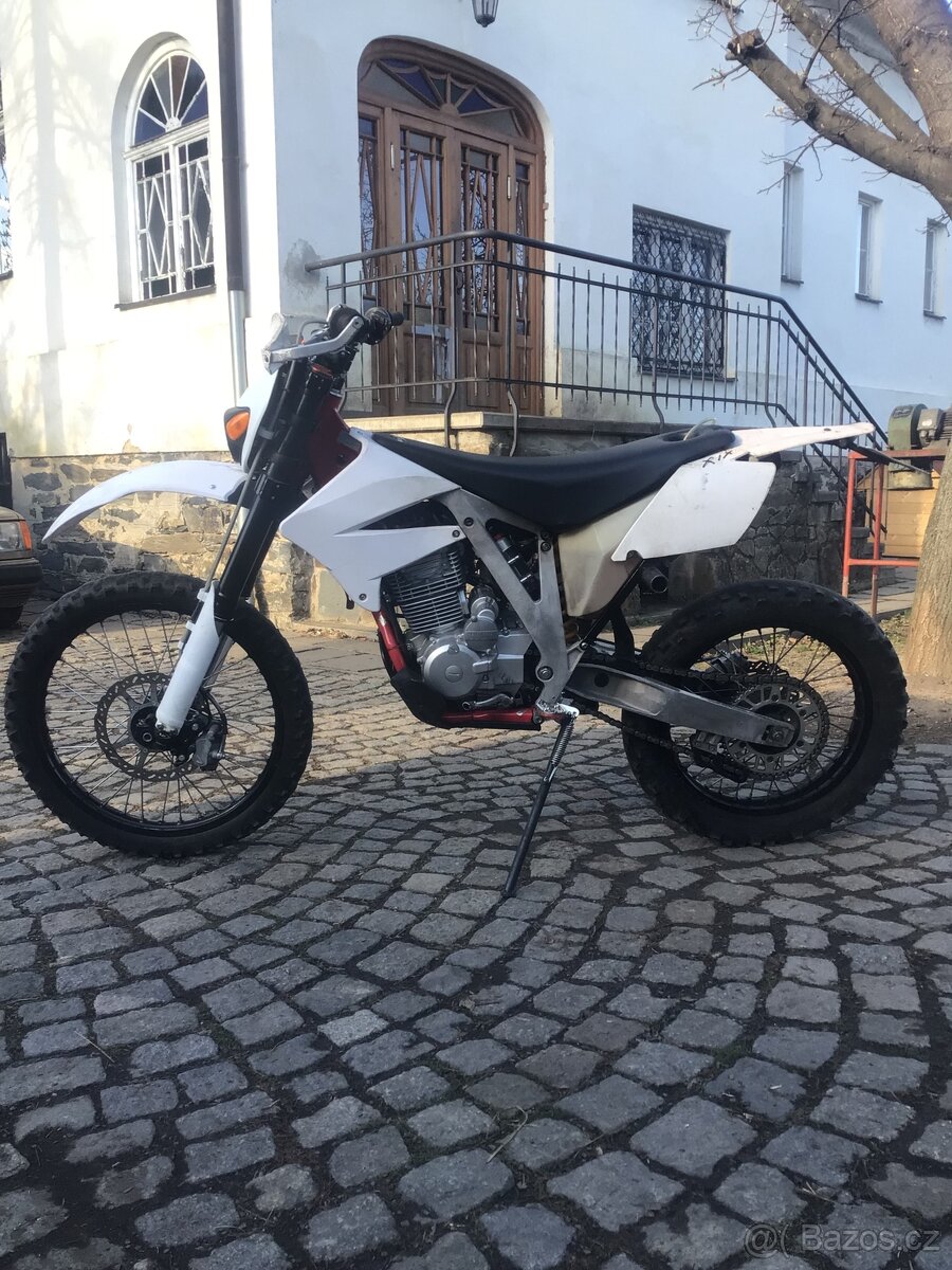 Ajp 125 se swap motorem z 240
