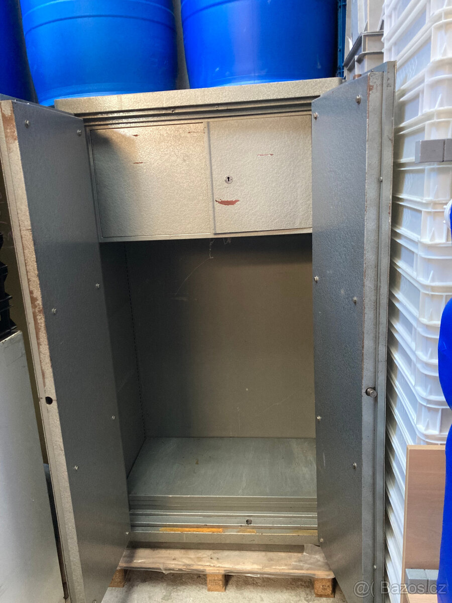 Trezor KOVONA skříňový - dvířka vnitřní schránky 1.000 kč - 2