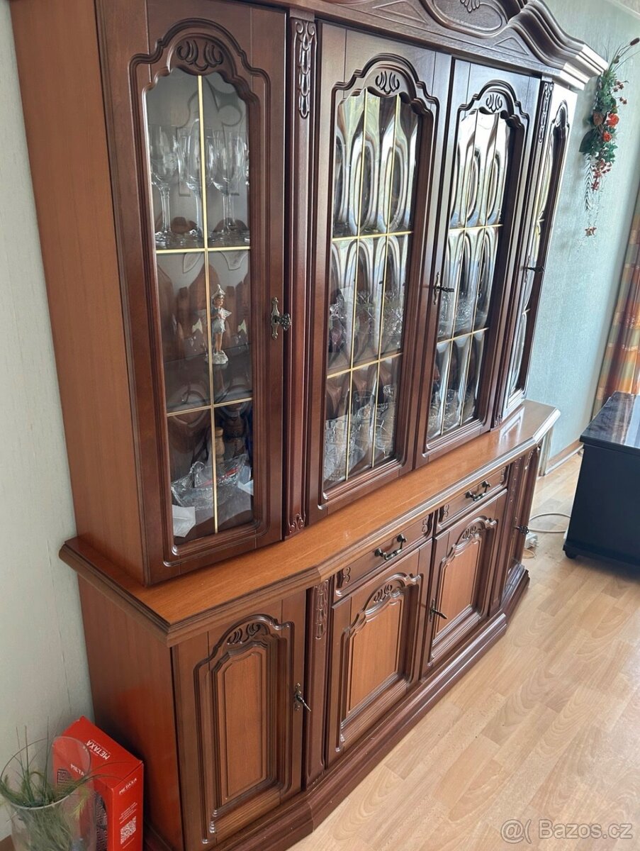 Rustikalni vitrína - 2