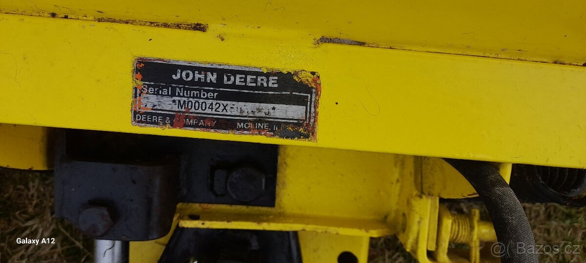 Komunalni traktor - 2