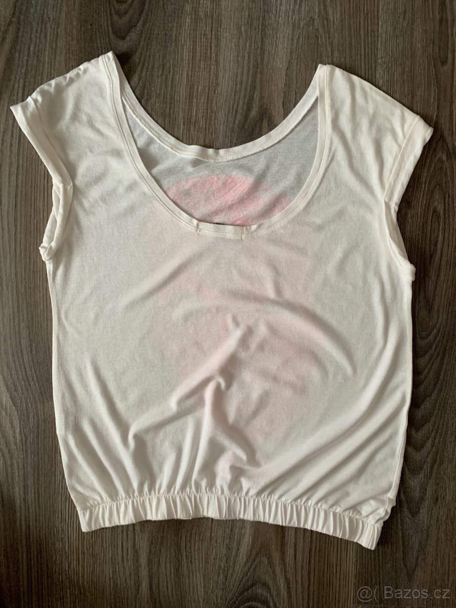 Bílé dámské tričko Bershka s růžovou - 2