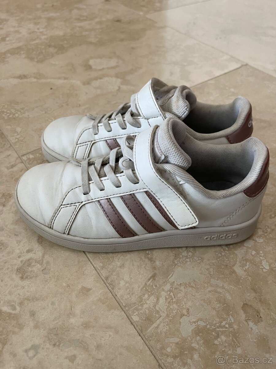 Dívčí obuv Adidas velikost 32 - 2