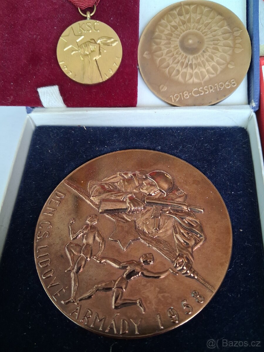 Medaile,vyznamenáni,mince. - 2
