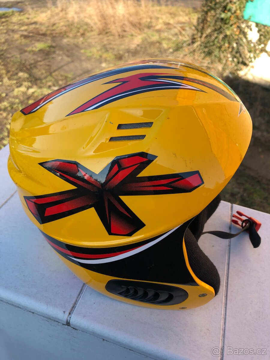 Dětská lyžařská helma. - 2