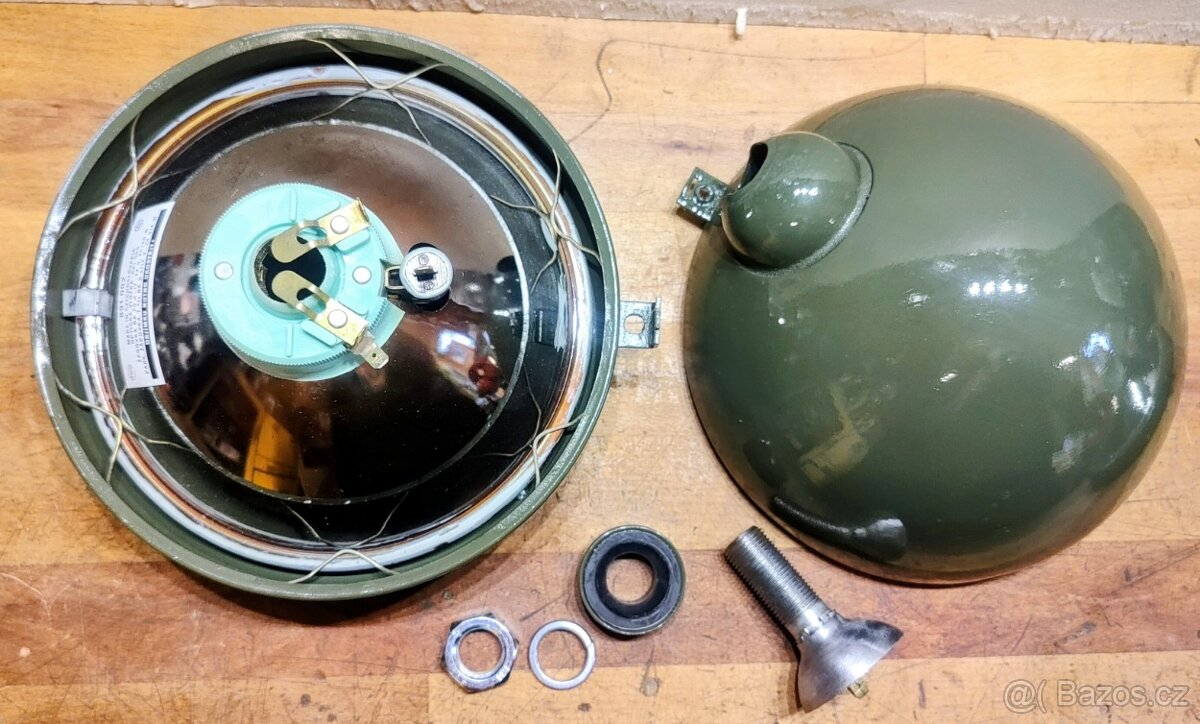 Světlomet Praha V3S - 2