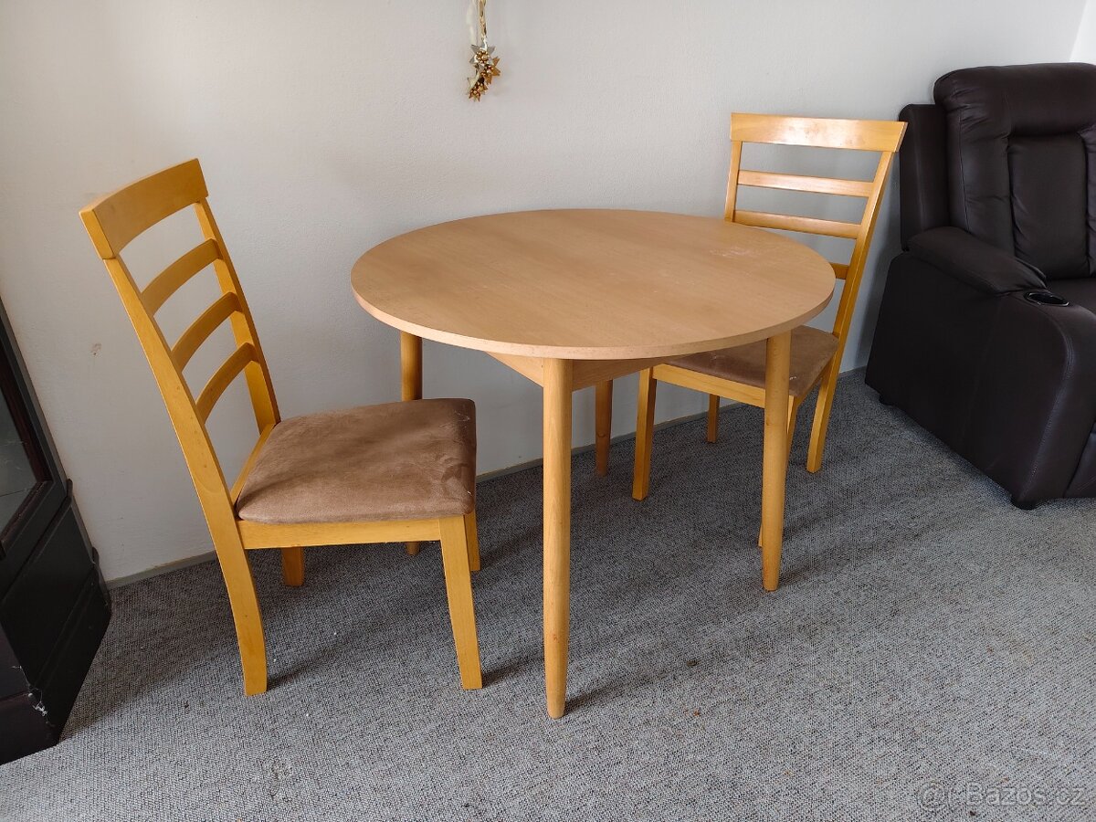 Jídelní stůl+ 2 x zidke - 2